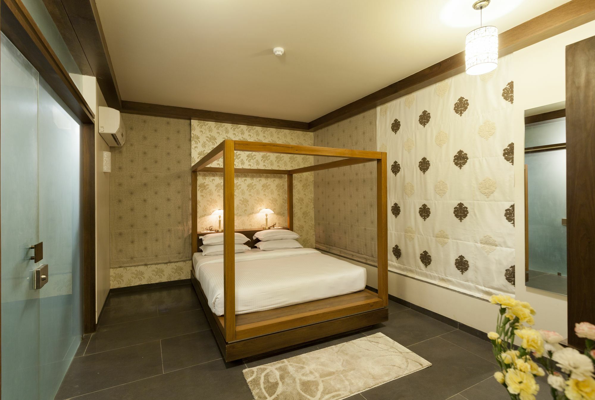 Hotel K Tree - A Boutique Hotel Kolhapur Buitenkant foto